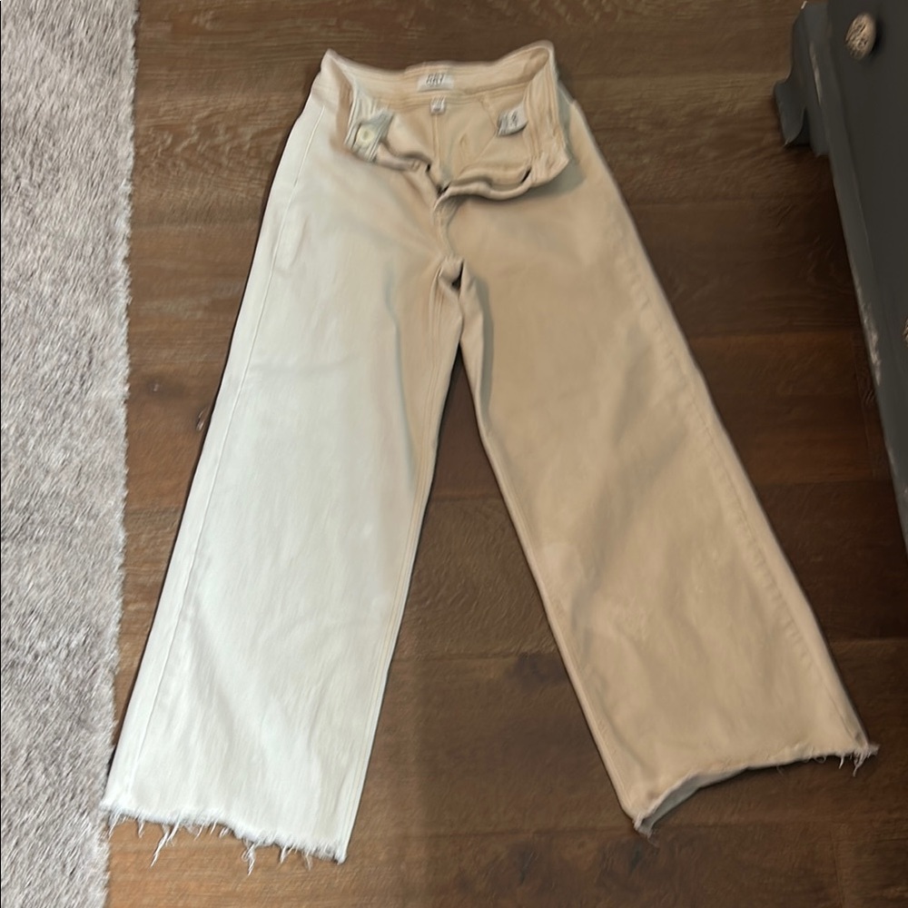 Women's Oat off-white cream cropped Jeans. Size 4/27.
